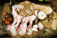 Cargar imagen en el visor de la galería, bacon ahumado gallego