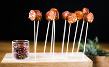 Cargar imagen en el visor de la galería, chorizo mini semicurado preparados como piruletas